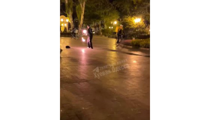 В горсаду фаершоу пошло не по плану и прилетело в людей - 🔥 +1 фобия в копилочку ⚓️ Хуевая Одесса | LIVE Афиша 